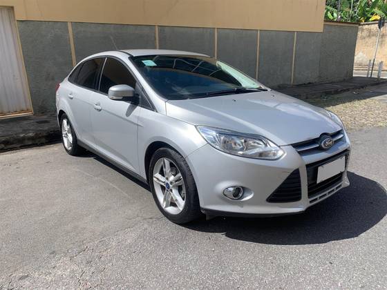 FORD FOCUS 2.0 SE PLUS 16V FLEX 4P POWERSHIFT